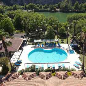 Primary image 1 ดาลยันยูนัสโรงแรม, โรงแรม & ที่พัก Karya Villa