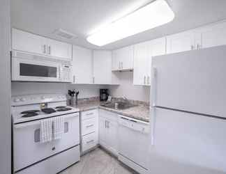 Others 2 229-fully Furnished 1BR Suite-prime Location! by Redawning