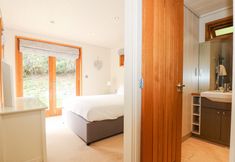 Others 6 Harley's House