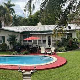 Imej utama 1 Wtrfrnt Pool Home Located In Million Dollar Nhbrhd 2 Bedroom Home by Redawning, Museum of Discovery and Science Hotels