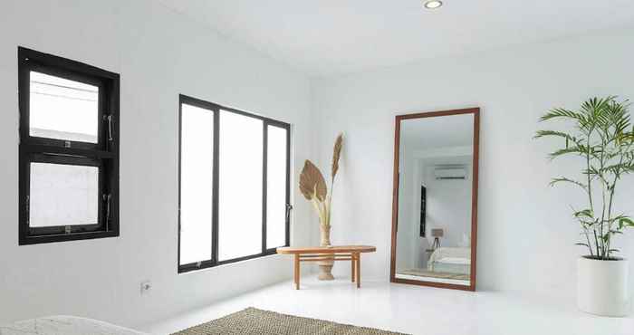 Lainnya 4BR Luxe Pool Villa Canggu near Finns