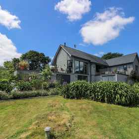 Primary image 1 木质草地, Deviock 酒店