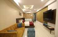 Khác 5 Hotel Privya Rooms and banquet Surat