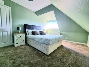 Others 4 Bright 4 Bed Family Home by the Canal