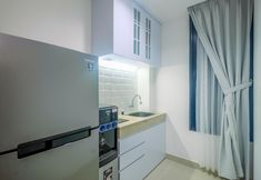 Others 4 Comfort 1BR Apartment at Evenciio Margonda