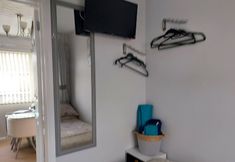 Others 4 1st Floor Hillview 2 Bedroomed Central Location