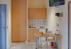 기타 5 Saint-Trope Studios