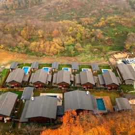 Primary image1萨潘卡木屋鄉村度假村,萨卡里亚大学飯店