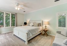 Others 6 Dog Friendly Home Includes Beach Access and Bike Free to Use during Stay by RedAwning