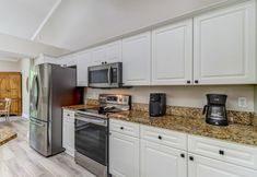 Others 3 Dog Friendly Home Includes Beach Access and Bike Free to Use during Stay by RedAwning