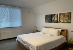 Others 3 Momiji Brooklyn