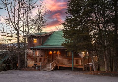 其他 Moose Tracks 3 Bedroom Cabin by RedAwning