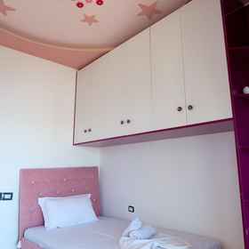 Room1Albania Dream Holidays Accommodation，库尔韦莱希特镇公寓