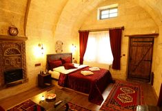 其他 6 Shadow Cave House