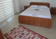 Others 2 Villasevval-sleeps8-pool-bbq-ac-neartown