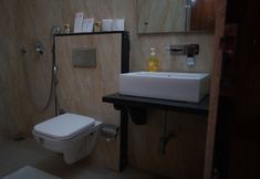 Others 5 WhitePod Luxury