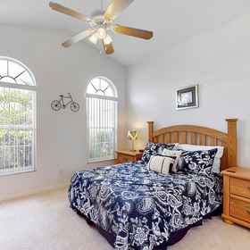 Room 1 Len & Arlene's Tuscan Ridge Vacation Home, โรงแรม & ที่พัก Calabay Palms Villa