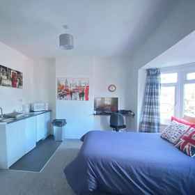 Primary image 1 3 Bed House - Sleeps 5 - Wifi, Parking, Archdeacon Newton Hotels