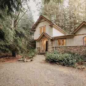 Primary image1Snowline #34 小屋 - 英式都鐸風格度假屋,配有熱水浴缸和 WiFi,霍特科姆县飯店