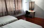 Others 6 Family Room in Kuching, With Ac and Wifi