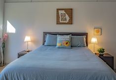 Others 7 Midtown 1br Fully Furnished Apartment - Great Location! 1 Bedroom Apts by RedAwning