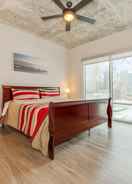 Imej utama 2br Apartment Near Convention Center - No Balcony 2 Bedroom Apts by Redawning
