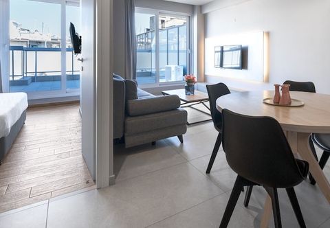 Others Big Apple, Nilie Hospitality MGMT