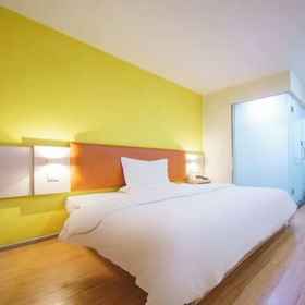 Primary image 1 7 Days Holiday Hotel (Guiyang Gaicha Avenue Zhongshan Middle Road), Jiaxiu Tower Hotels
