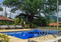 其他 2 Room in Guest Room - Room With 1 Double bed and 2 Single Beds