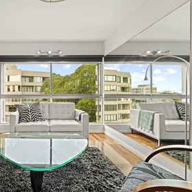 Room 1 하트 오브 더 시티 미뉴츠 프롬 매클리 스트리트, 크로우즈 네스트 호텔