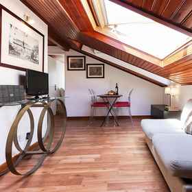 Room1埃斯特雷拉設計公寓,发现者纪念碑飯店