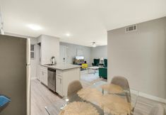 Others 6 Modern 2BR Near UT Hyde Park Evonify