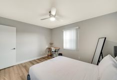 Others 7 Modern 2BR Near UT Hyde Park Evonify