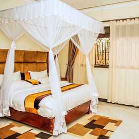 Primary image 1 2 Bed - Sleeps 4 - Free Airport Shuttle, Division A Hotels