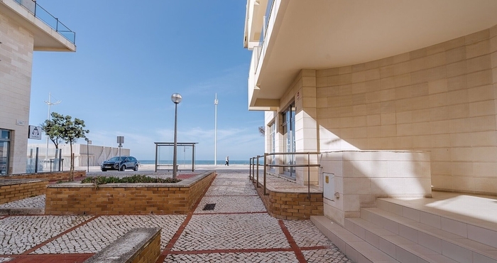 Lainnya Stunning 2-bed Apartment in Nazaré With Garage