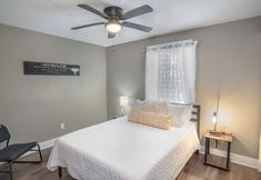 Lainnya 5 Lovely 3 BR Home Only 9 Minutes From Downtown