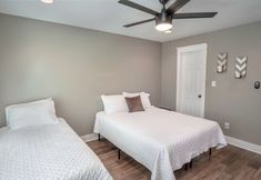 Lainnya 6 Lovely 3 BR Home Only 9 Minutes From Downtown