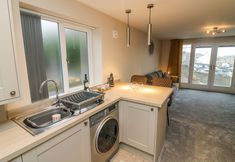 Others 7 Market Lounge