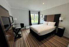Others 2 Charming 20-bed Self Contained Dwelling in Hook