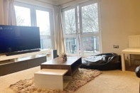 Khác Remarkable 2-bed Apartment in Cheltenham