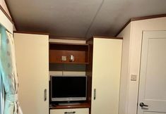Others 3 Spacious 2 bed Holiday Home Entertainment on Site