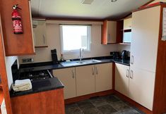 Others 5 Spacious 2 bed Holiday Home Entertainment on Site