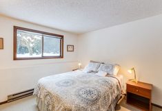 기타 2 33sw - Wifi - Fireplace - Amenities - Sleeps 4 1 Bedroom Home by RedAwning