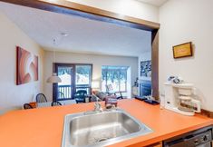 기타 7 33sw - Wifi - Fireplace - Amenities - Sleeps 4 1 Bedroom Home by RedAwning