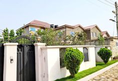 Lain-lain 6 Gorgeous, Quiet & Comfy-close to Highway-parking