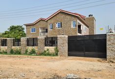 Lain-lain 4 Gorgeous, Quiet & Comfy-close to Highway-parking