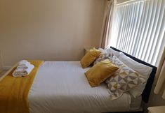 Others 2 Stunning 4-bed House in Walsall