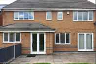 Others Stunning 4-bed House in Walsall