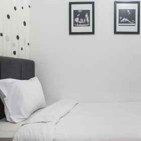 Room 1 Best Deal And Comfy 2Br Apartment At Puri Mas, Khách sạn SurabayaEatStore.com