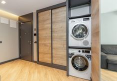 อื่นๆ 2 Z-Suites